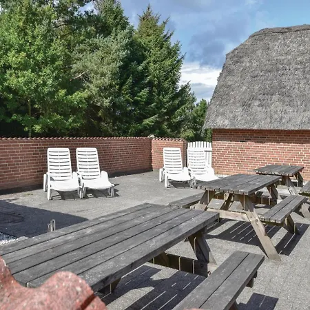Casa vacanze Six-bedroom Holiday In Ulfborg Øhuse