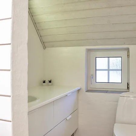 Six-bedroom Holiday In Ulfborg Øhuse