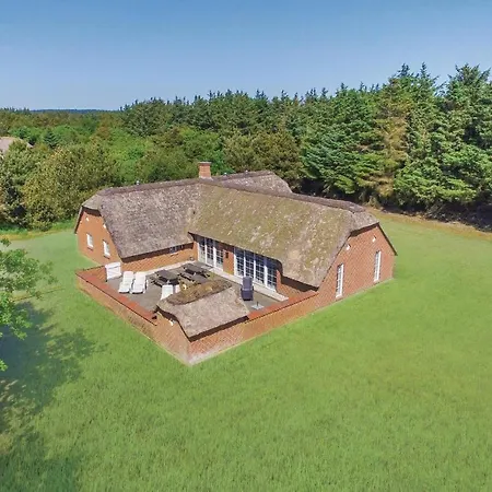Six-bedroom Holiday In Ulfborg Øhuse
